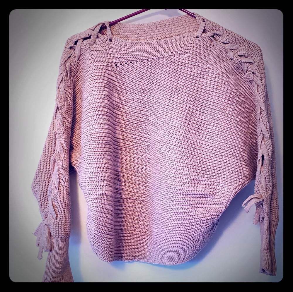 Cropped Pink sweater with tie up sleeves